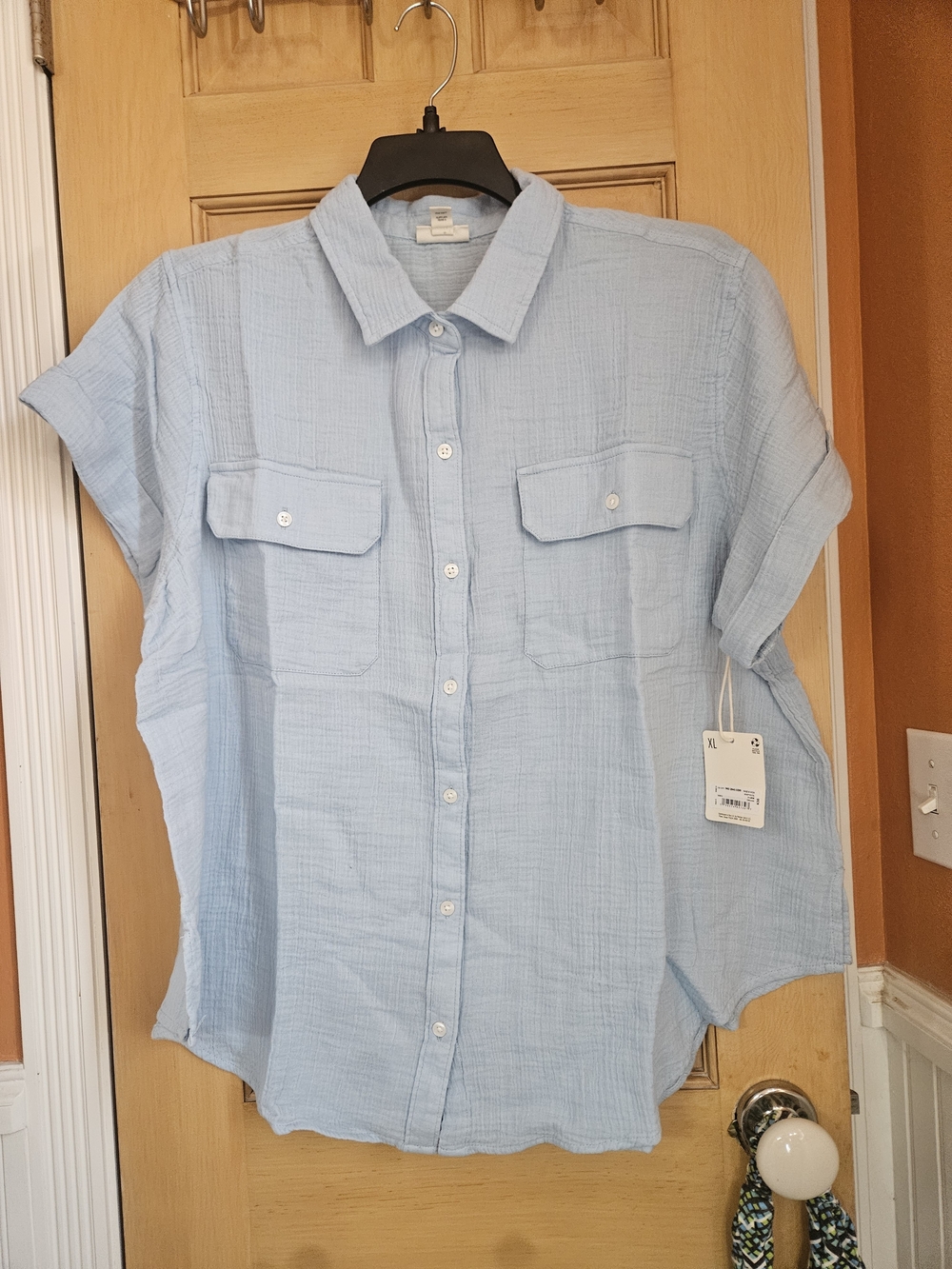 Light Blue Women's Short-Sleeve Gauze Button-Up Shirt
